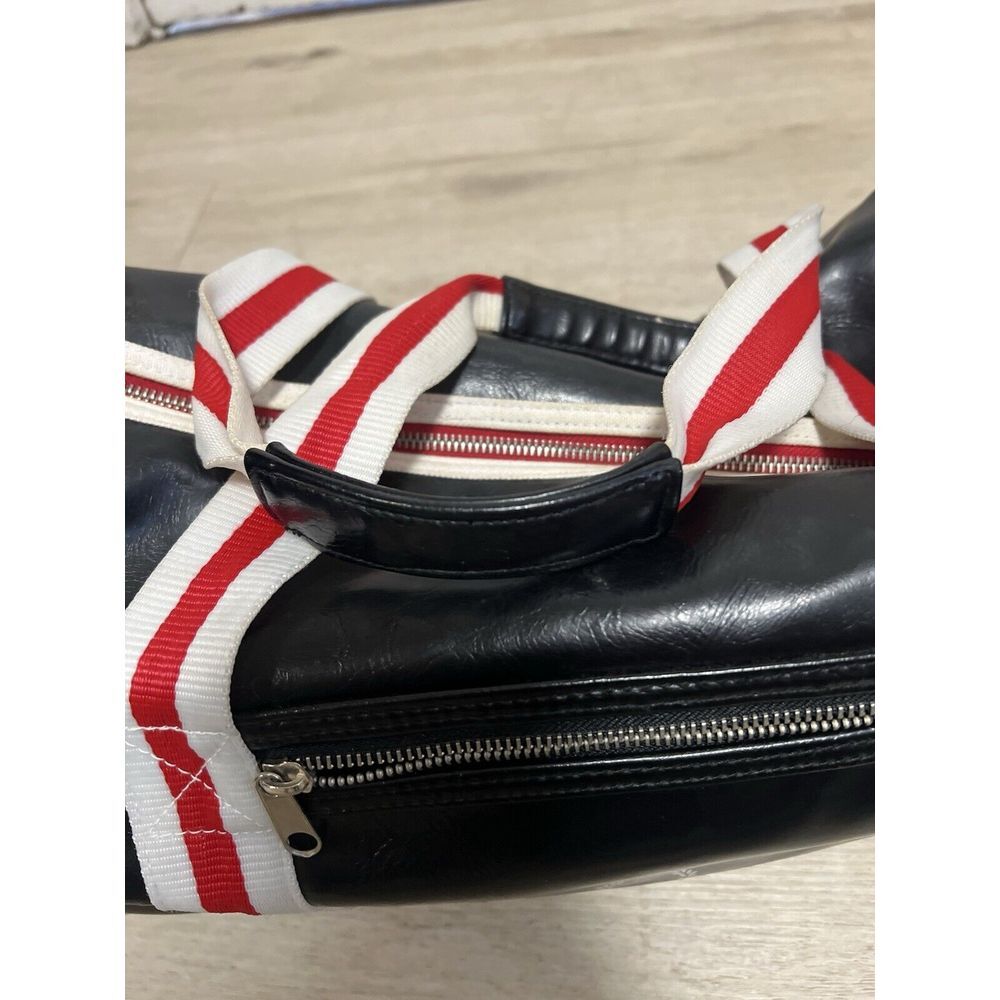 Fred Perry Classic Barrel Holdall Bag Duffle Travel‎ Black White Punk Oi! Blitz - Picture 4 of 14